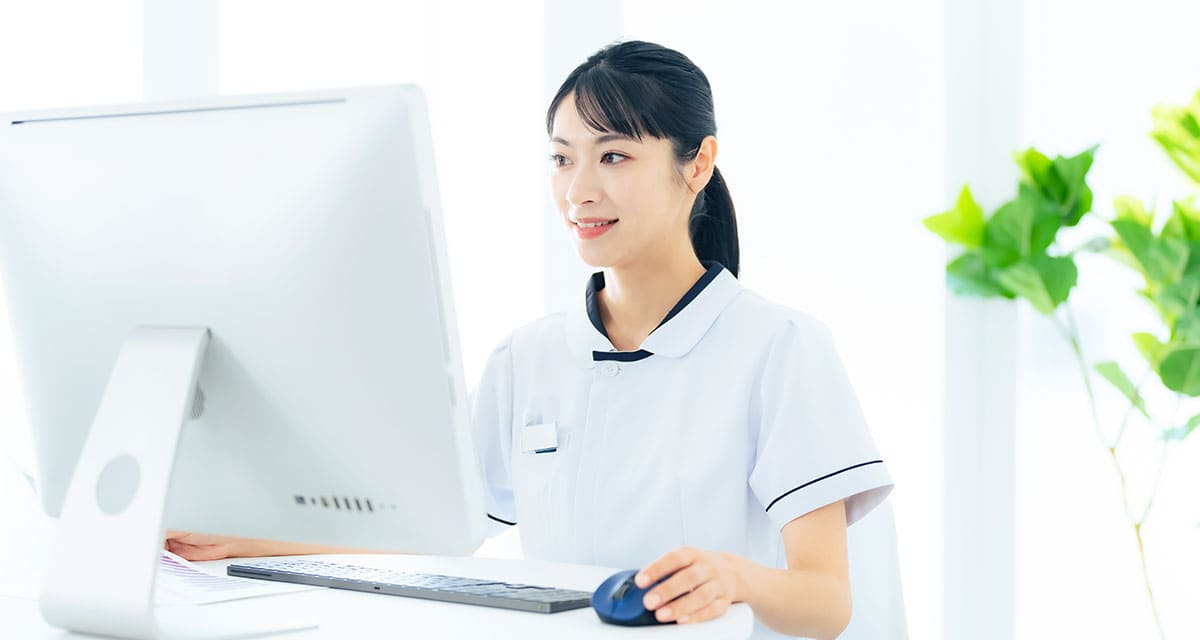 予約システムや自動釣銭機などによる待ち時間の少ない診療体制